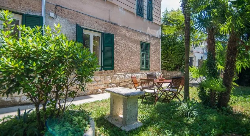 Apartment Runko in Villa Emilia - Image 1
