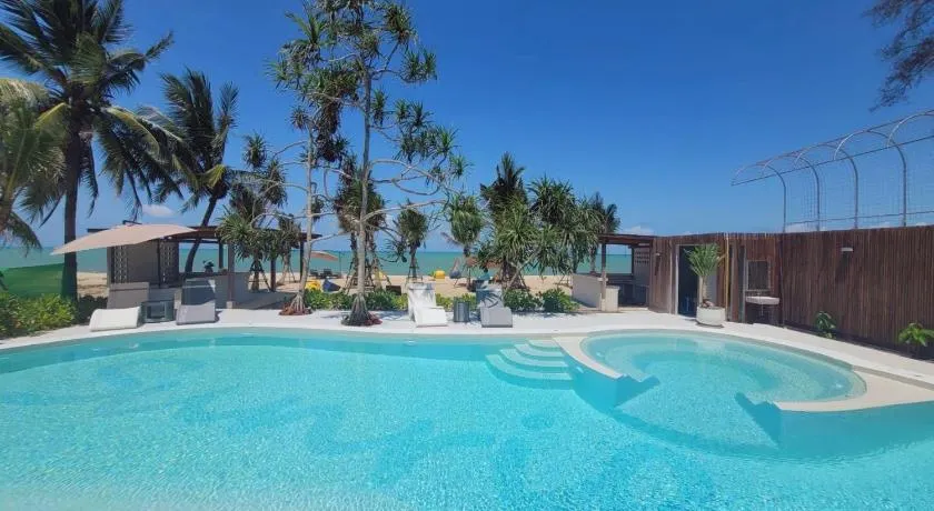 Sunrio Beach Hotel Sichon - Image 1