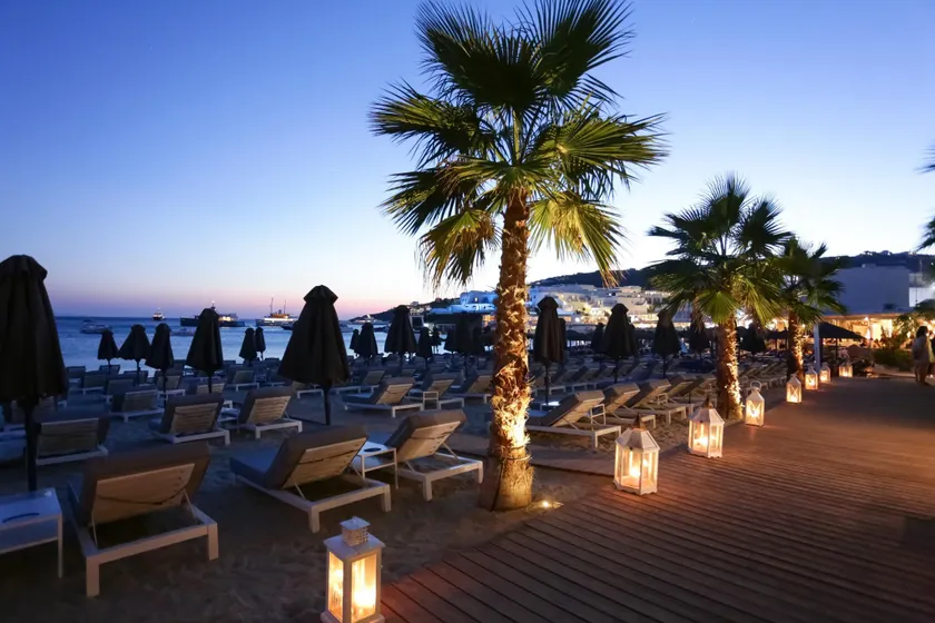 Mykonos Palace Beach Hotel - Image 1