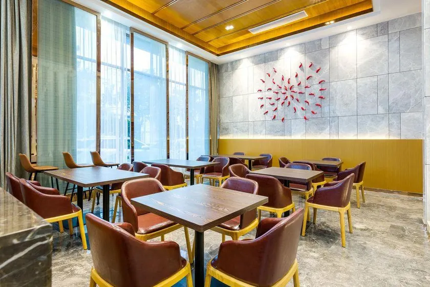 Golden Leaf Hotel (Wanjiang) - Image 1