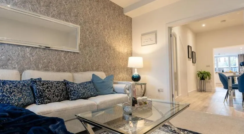 Luxury Living Away From Home - Image 1