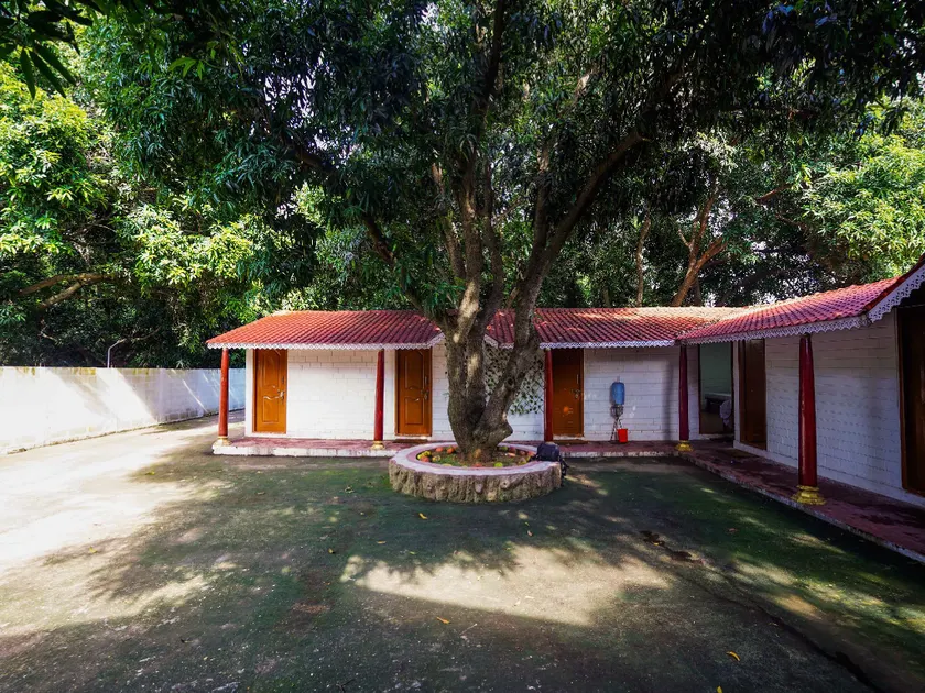 Collection O Manyura Hotels & Resorts - Image 1