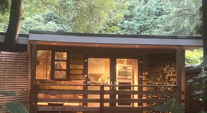 Parrys Hideaway - Image 1