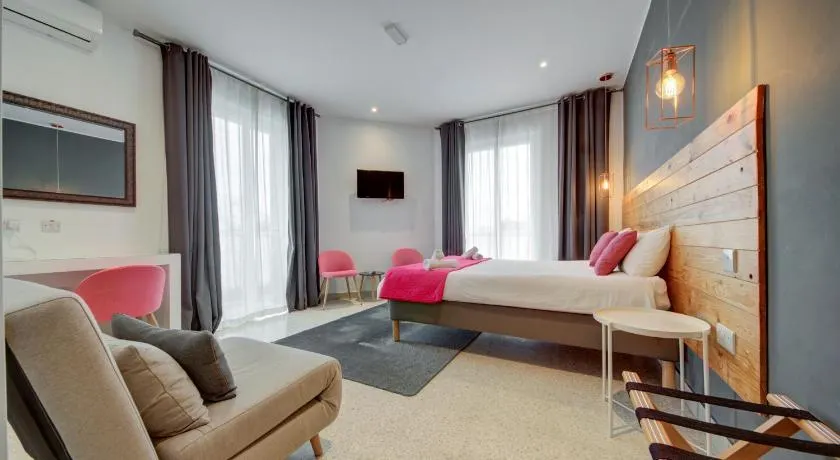 CARO Boutique Guest House - Image 1