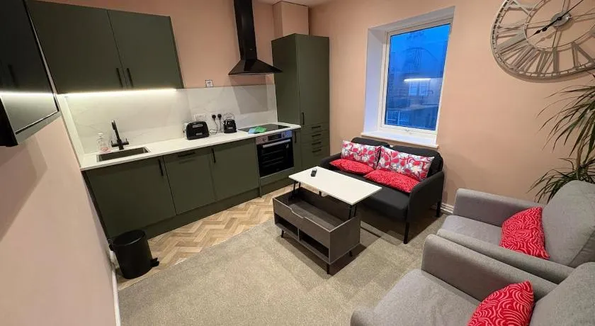 Bright Harrogate flat 2 beds great location - Image 1