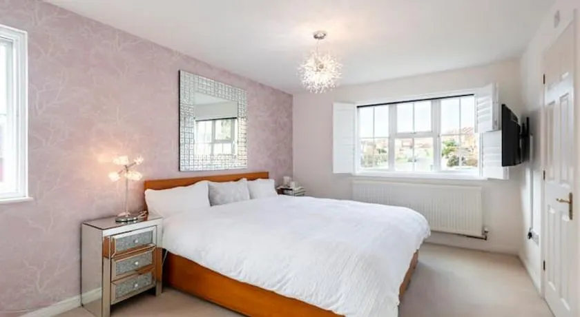 BIENVENUE in NEWHAVEN Luxury superking OR standard OR budget rooms - Image 1