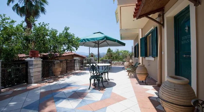 Amfitrion Apartments - Image 1