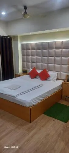 Hotel Parbati International - Image 1
