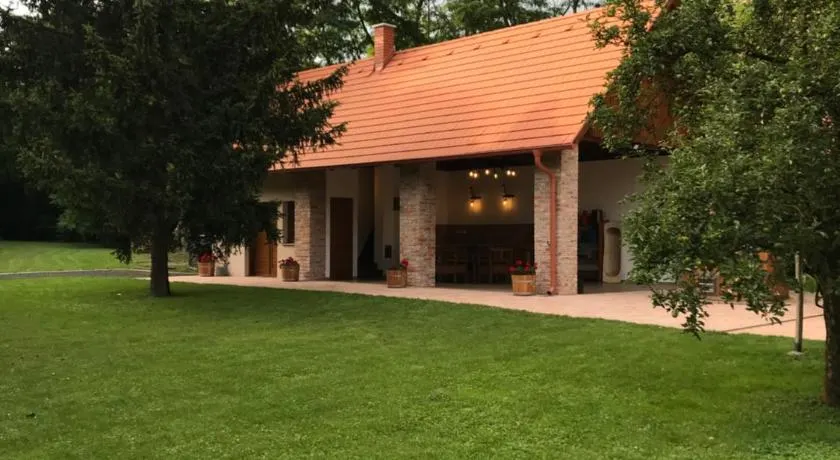 Gyöpszer Gyöngye Vendégház - Image 1