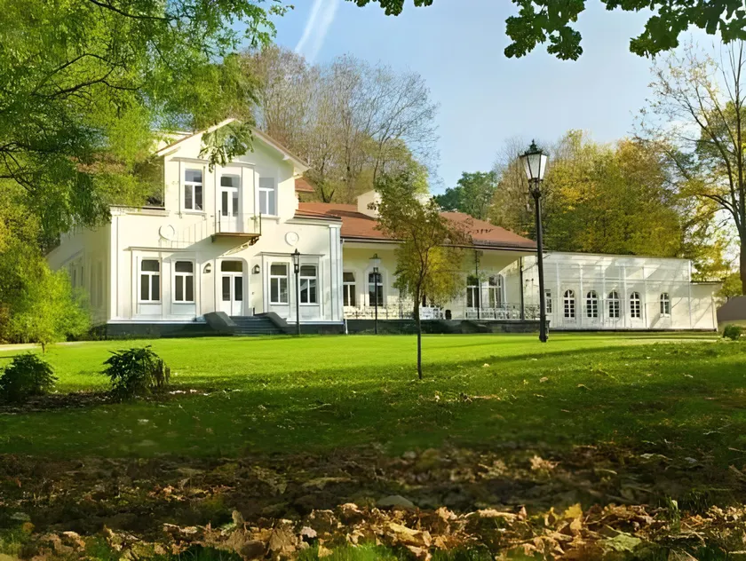 Dwór na Wolicy - Image 1