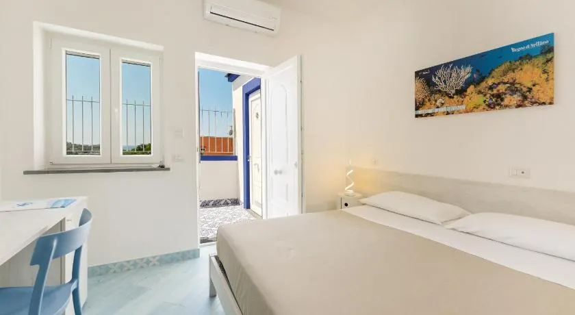 Poseidonia Rooms - Image 1