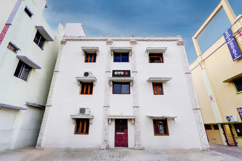 Hotel O Sri Krishna Mahal - Image 1