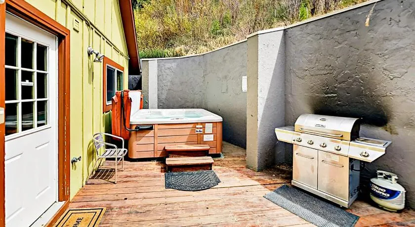 Valley View - Image 1