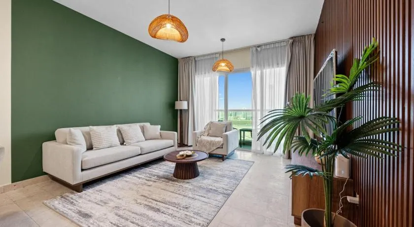 Bloomfields Elevated 2BR in Marina Heights - Image 1