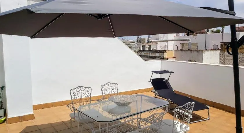 Triana Procurador con Terraza Privada - Image 1