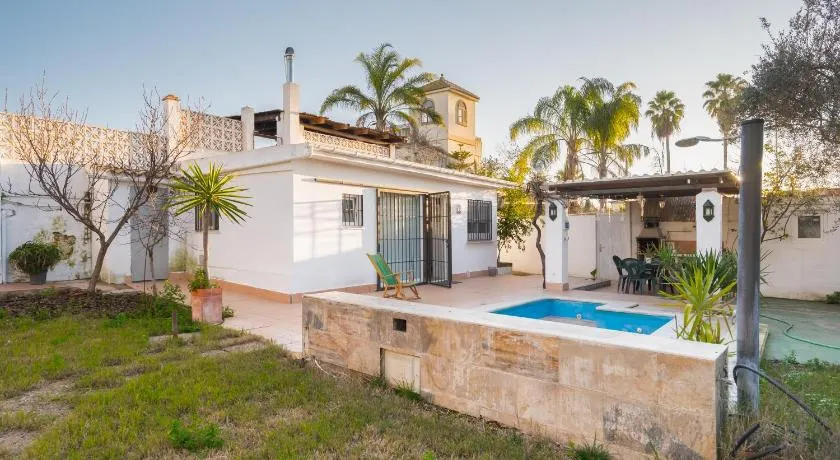 Casa Familiar con Piscina - Image 1