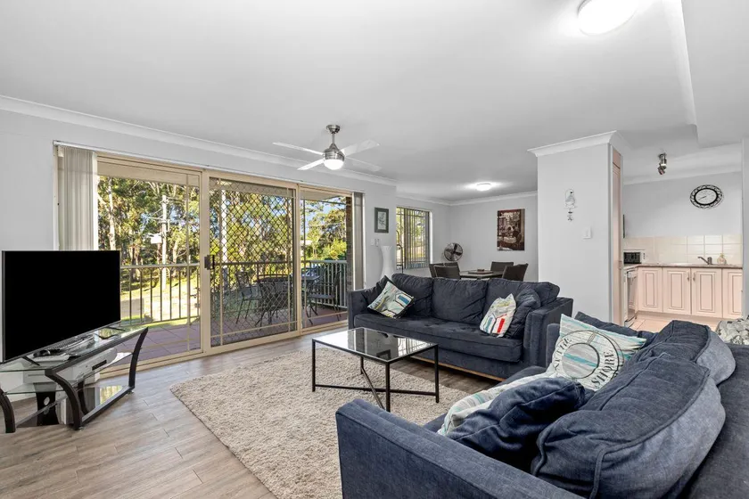 Perfect Location Near Collers Beach - Image 1