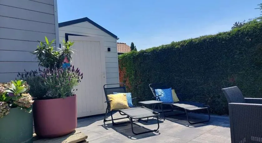 Stelle Maris, Nice place in Heinkenszand, 2 bedrooms, outdoor swimming pool, WIFI smart TV and privacy - Image 1