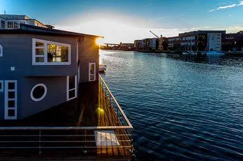 Floating Villa Bergen - Image 1