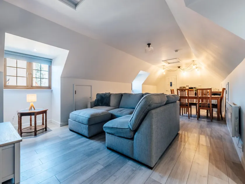Cottage on Private Island in Cambridgeshire - Image 1