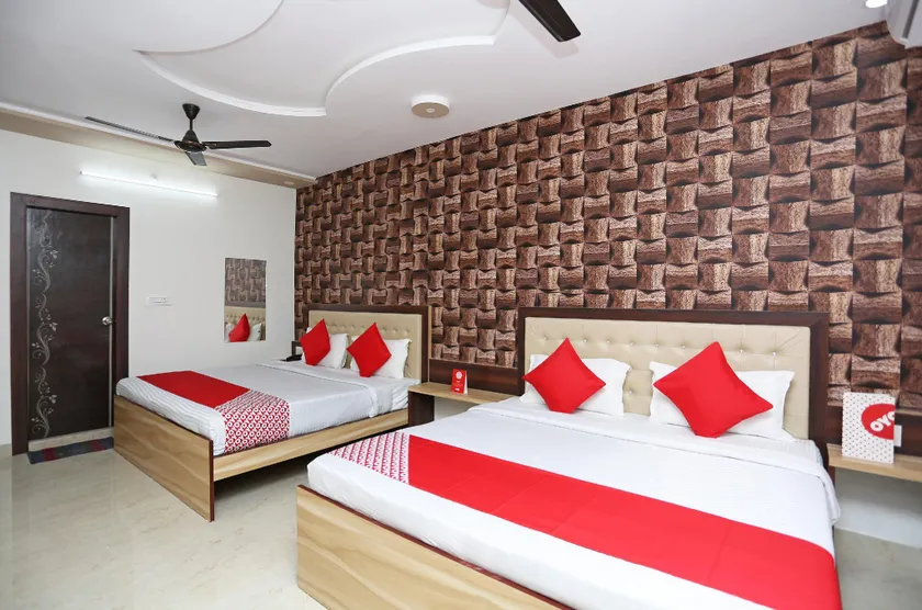 23071 Hotel Arman Palace & Banquet - Image 1