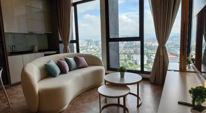 EXPRESSIONZ DESIGNER SUITES Host By AURORA PREMIUM STAY - Image 1