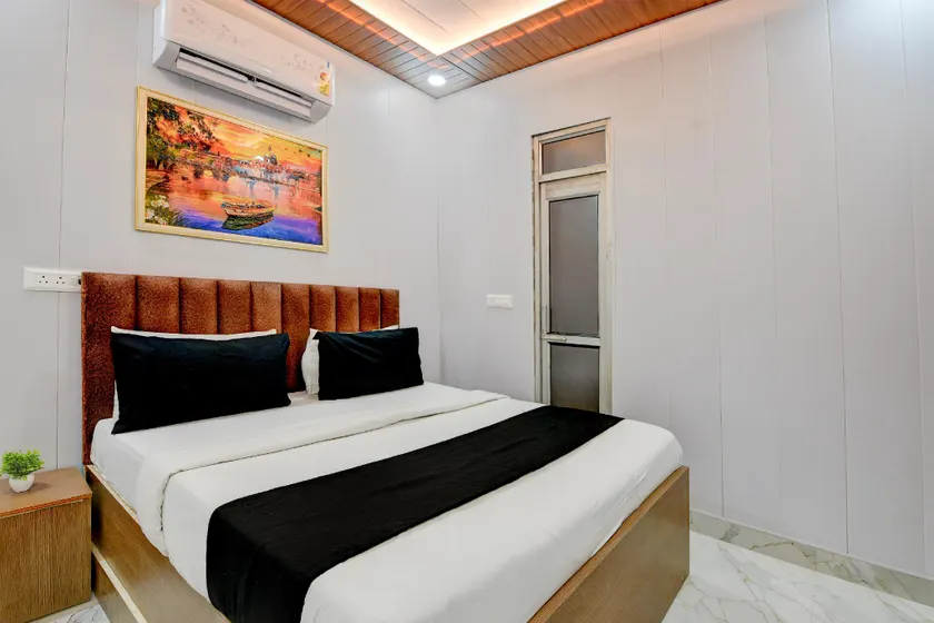 Hotel O by OYO HI-WAY Palace - Image 1