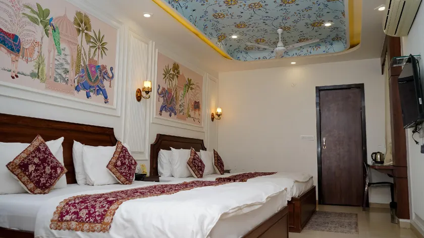 Hotel Ruby - Image 1