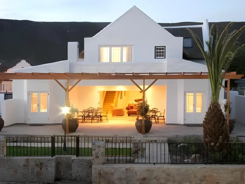Nautilus Guest House - Image 1