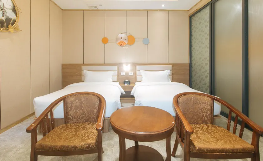 Home Me Hotel by RedDoorz - Image 1
