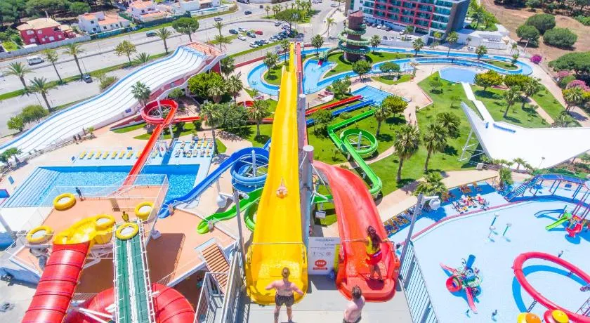 Aquashow Park Hotel - Image 1