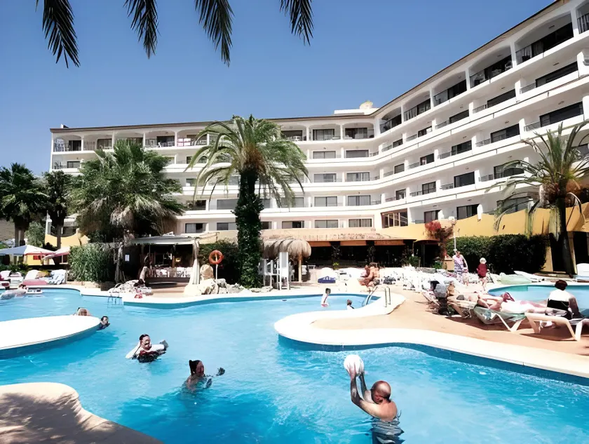 Sol de Alcudia Apartamentos - Image 1