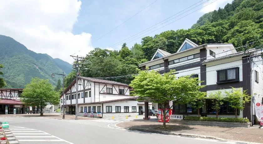 Tateyama Kurobe Alpine Route Senjuso 立山黒部アルペンルート千寿荘 - Image 1