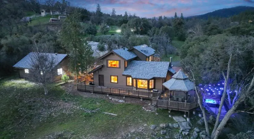 NEW Private Creekside Near Yosemite & Bass Lake - Image 1