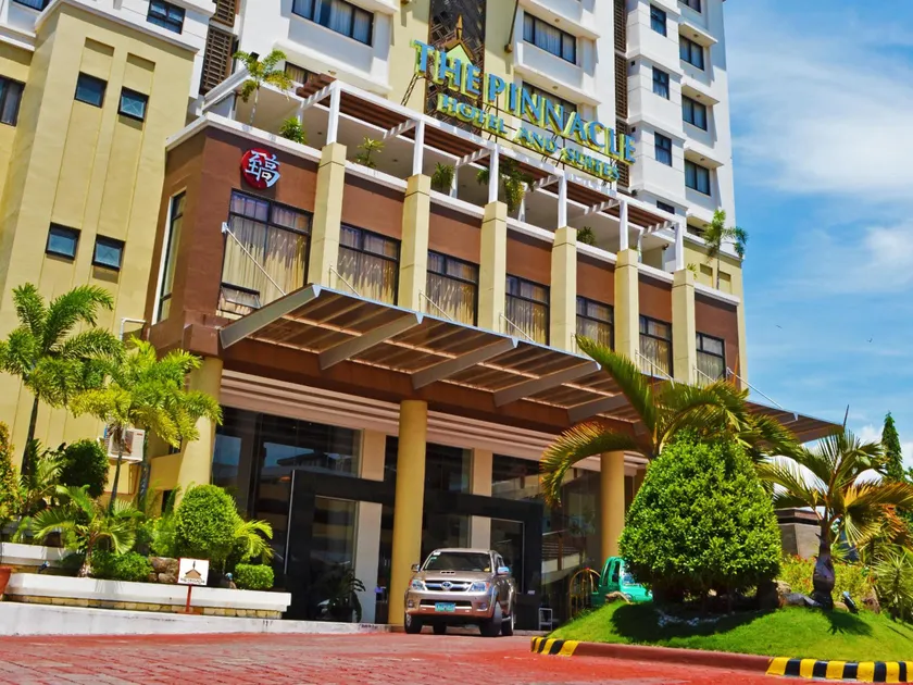 The Pinnacle Hotel and Suites - Image 1