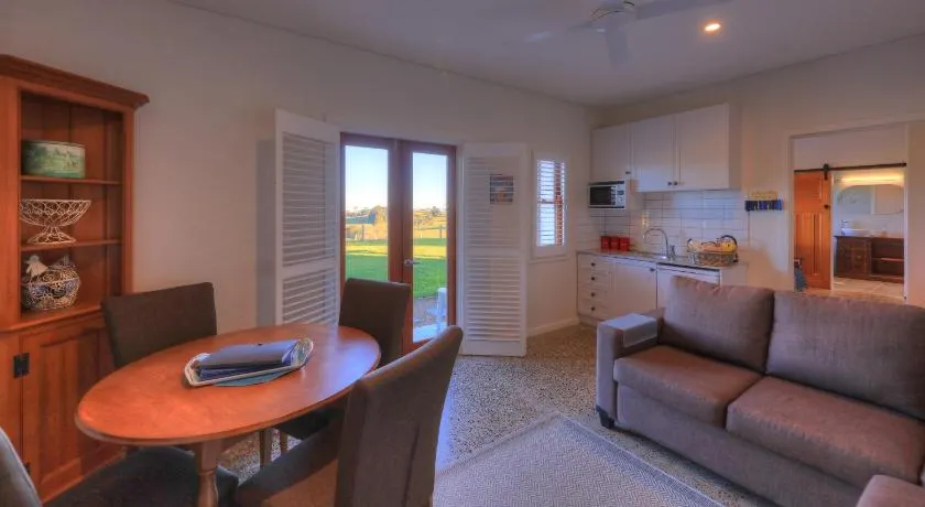 Bridle Guesthouse - Image 1