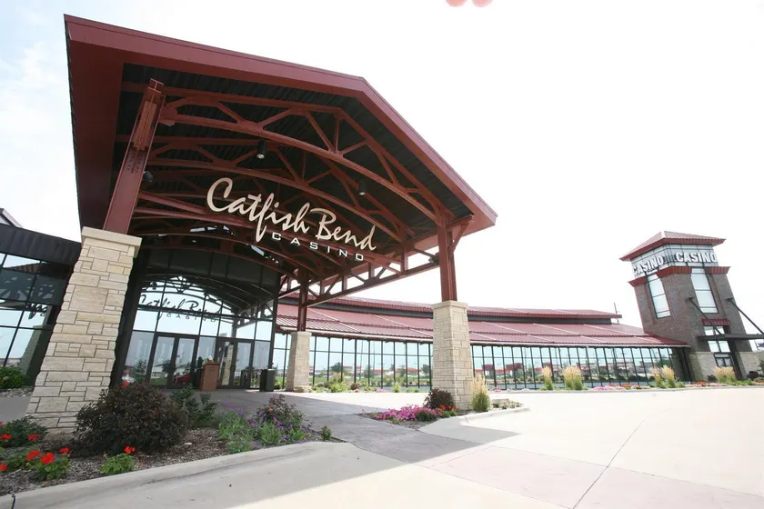 PZAZZ! Resort Hotel and Catfish Bend Inn & Spa - Image 1