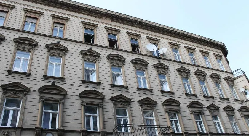 Capital Guesthouse Budapest - Image 1