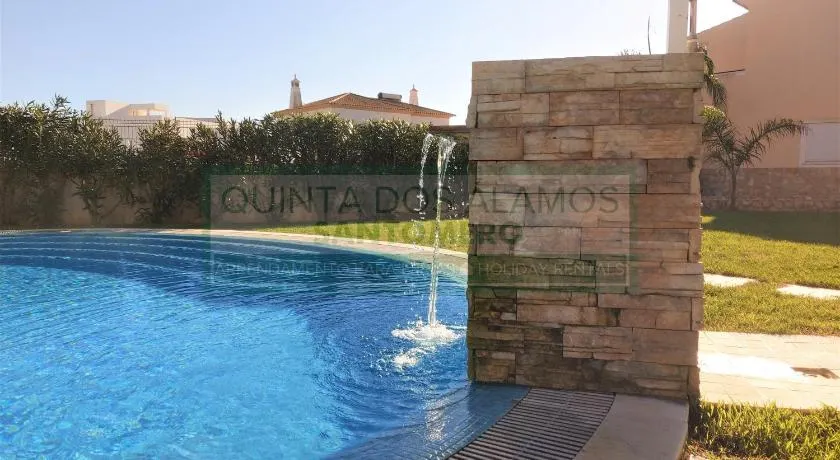 Moradia Townhouse Vila Rosal 2 - Image 1