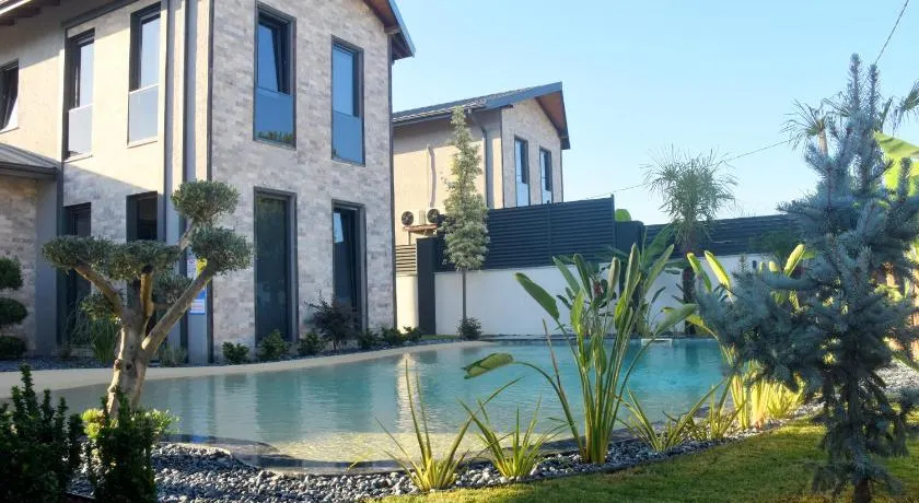 maura beach villas family - Image 1