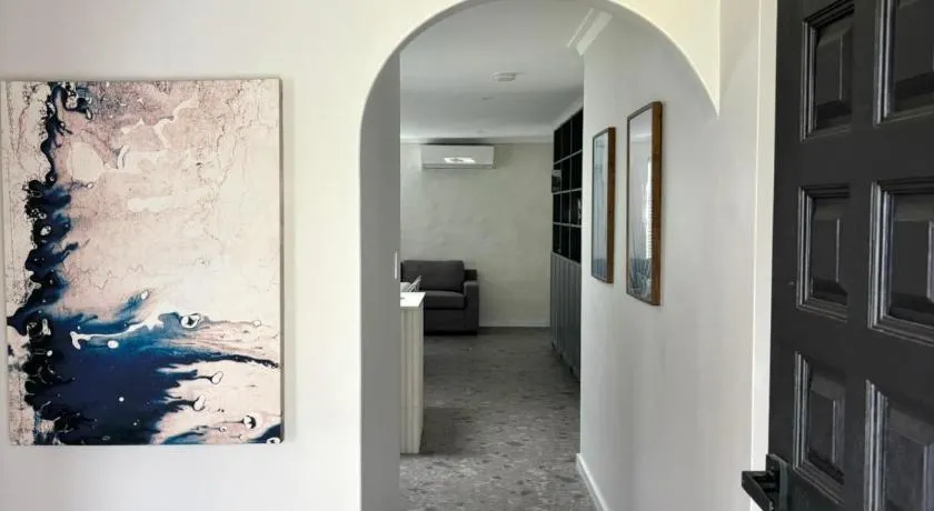 Versatile summer beach house or cosy winter retreat! - Image 1
