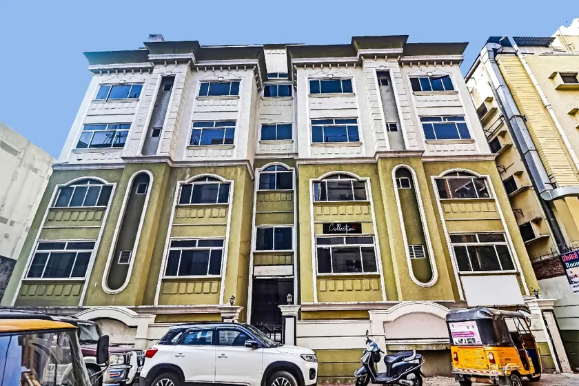 Capital O Samrat Palace Near Nampally Station - Image 1