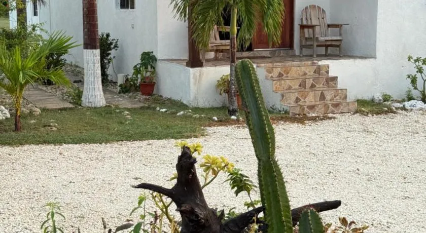 Azteca Villas - Image 1