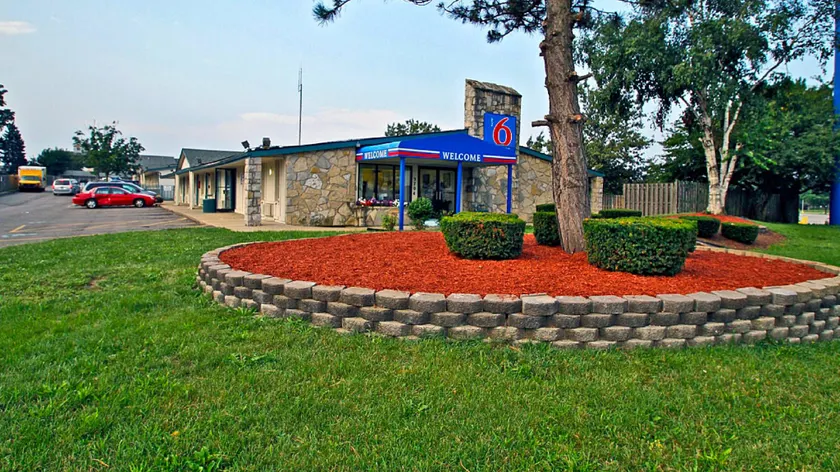 Motel 6 Kalamazoo, MI - Image 1