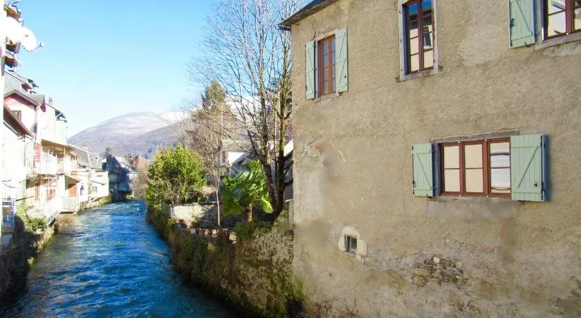 Les Deux Rives - Image 1