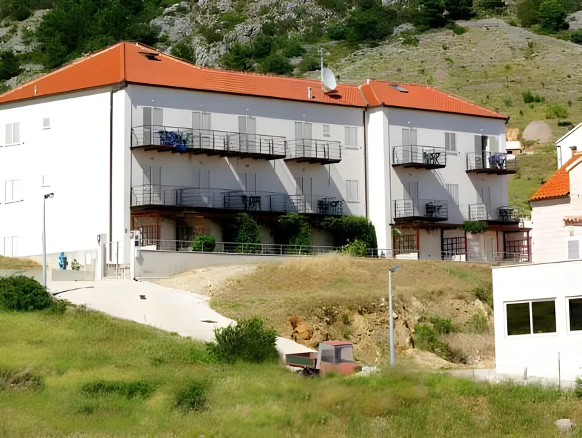 Villa Lara Apartments - Image 1