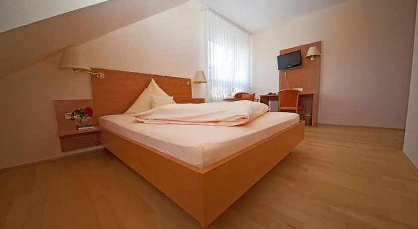 Hotel & Restaurant Krone - Image 1