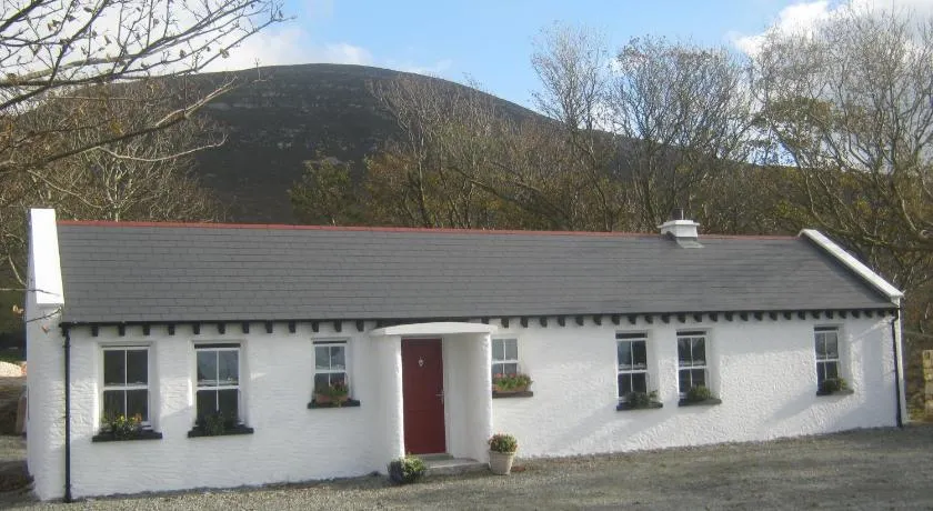 Mia's Self Catering Holiday Cottage Donegal - Image 1