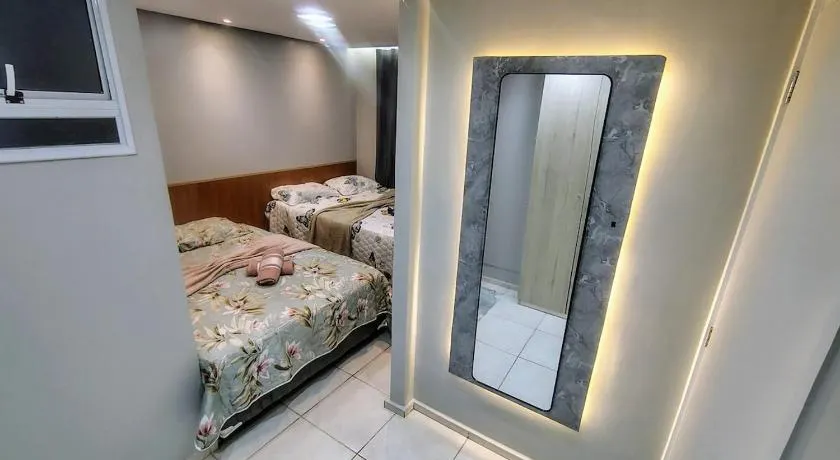 Apartamento térreo, até 6 pessoas , com piscina e próx a praia - Image 1