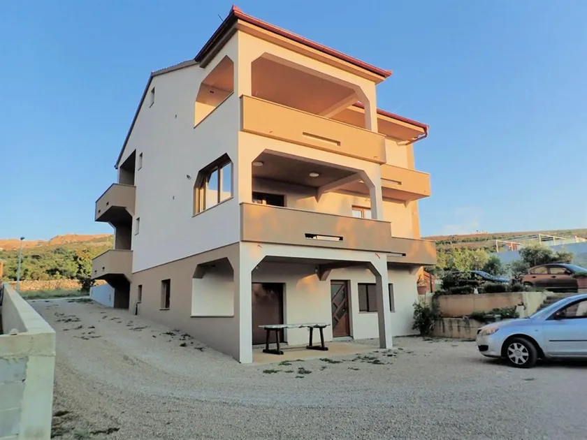 Lovely 3 bedroom holiday home with nice covered terrace, only  150m from the sea - Image 1